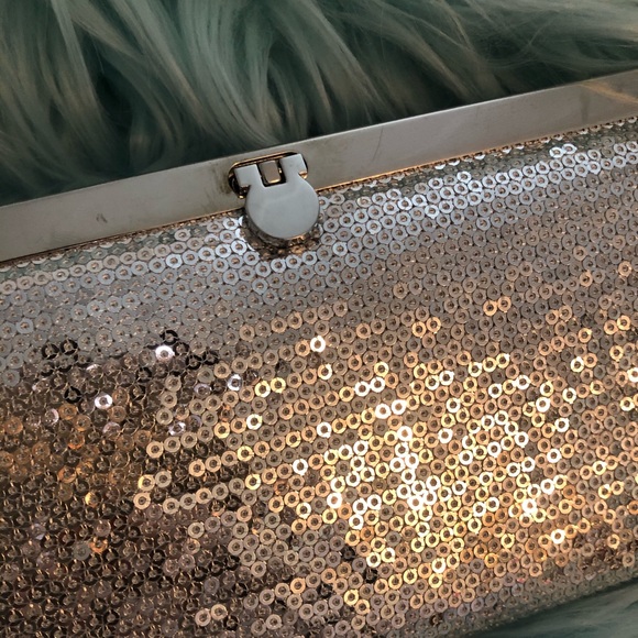 Classic Silver Sequined Clutch - Picture 12 of 12